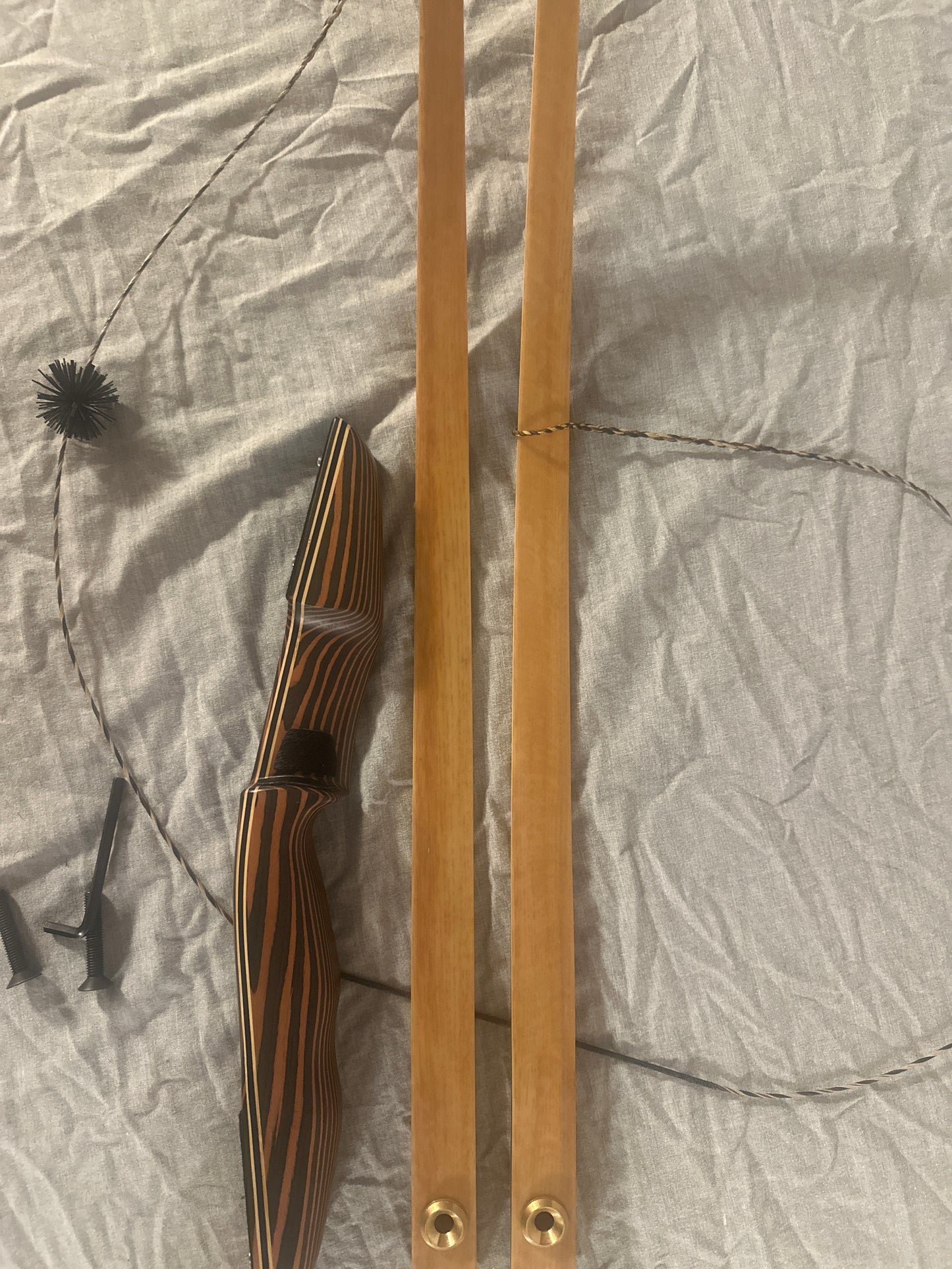 PMZ 3-piece longbow 42# 64” RH