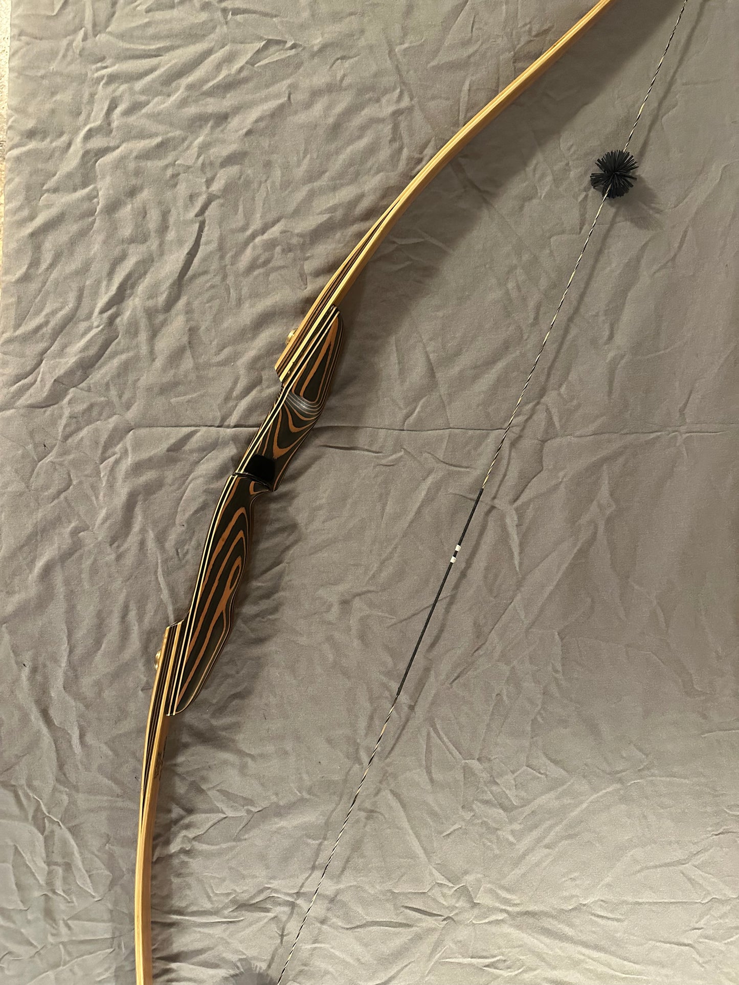 64” AMO 42# right hand RW:82 PMZ longbow