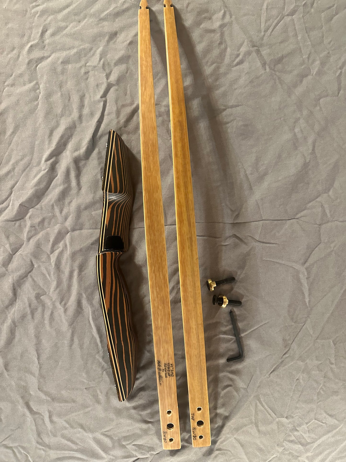 64” AMO 43# right hand PMZ longbow RW:80