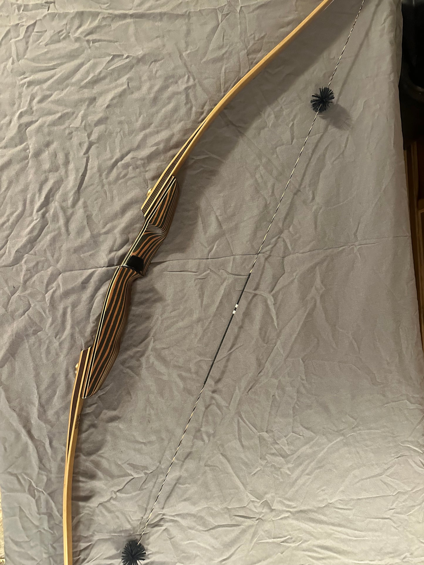 64” AMO 41# right hand RW:75 PMZ longbow